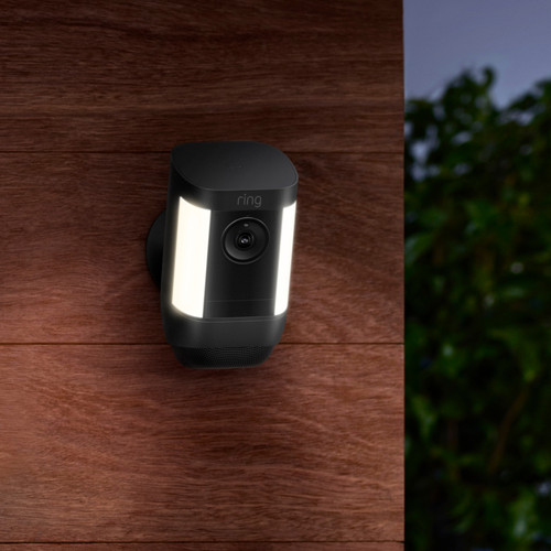 - DE BESTE RING SPOTLIGHT CAM PRO - ACCU - ZWART + USB-C ZONNEPANEEL
