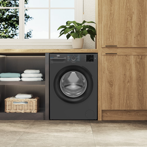 Beko BM3WFT3841A SteamCure product in use