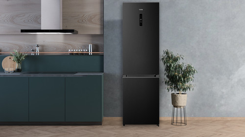 ETNA KCV520NZWA product in use