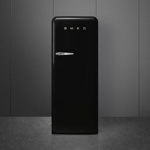 SMEG FAB28RBL6 product in use