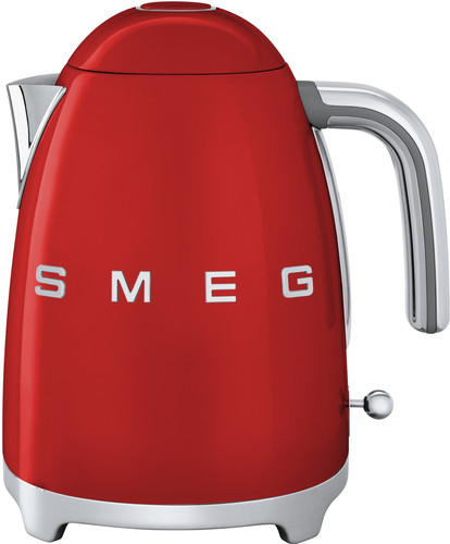 Smeg store kettle red