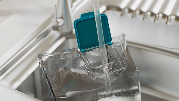 Detachable water tank