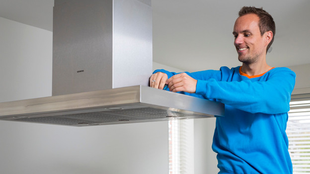 Coolblue'er met afzuigkap