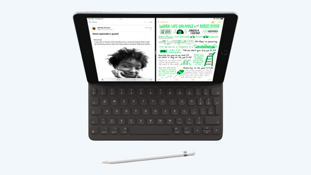 iPad (2021): Pencil 1 and Smart Keyboard