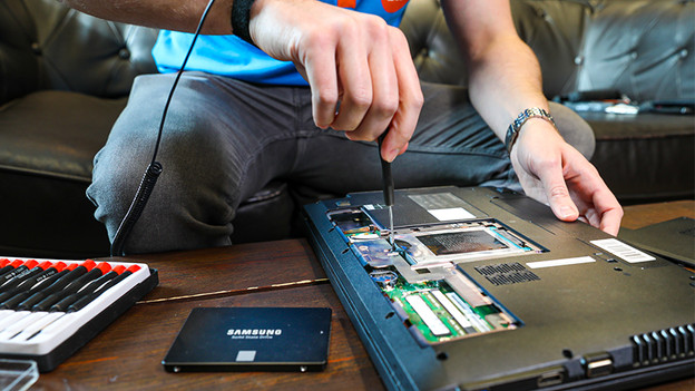 SSD verwijderen uit laptop