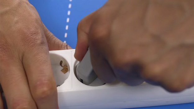 Stekker uit stopcontact