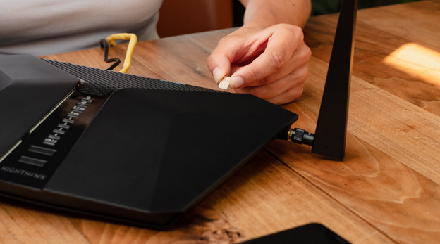 Simkaart plaatsen in router