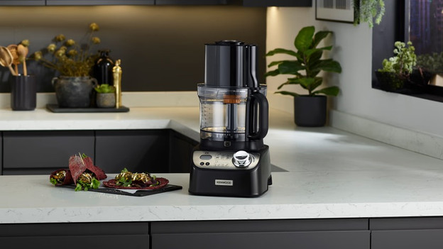 How do you choose a Kenwood food processor?