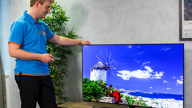 Kijkhoek en reflecties van de Hisense H55O8B OLED tv