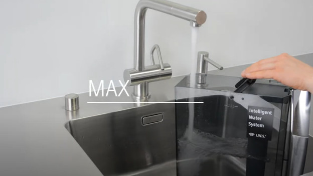 Vul het waterreservoir