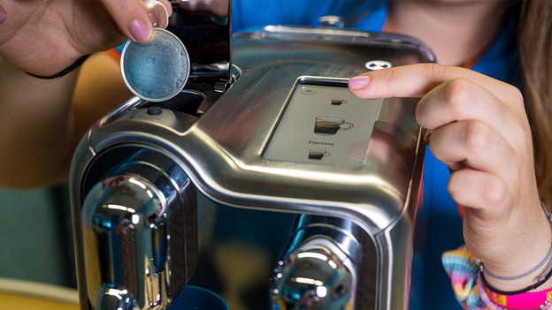 Sage Nespresso Creatista Pro touchscreen display