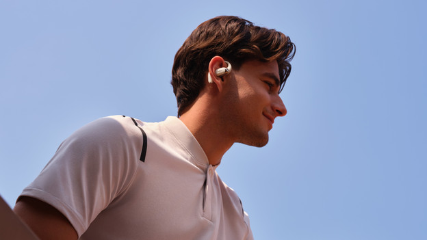 Oordopjes met kabel in nek