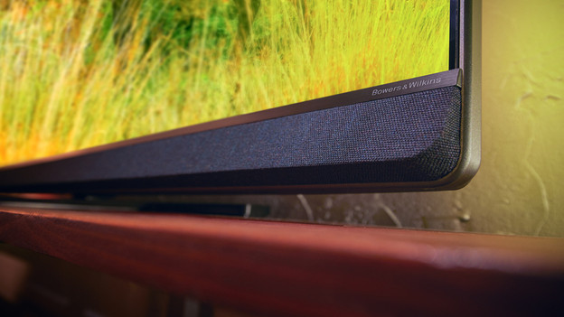 9308: 2 speakers with 64W power and built-in soundbar