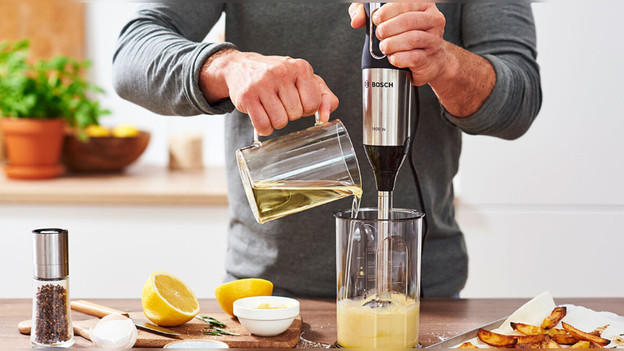 Immersion blender: to puree briefly