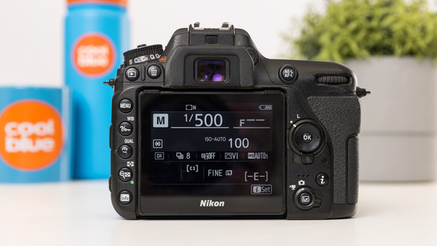 SLR camera: less frames per second