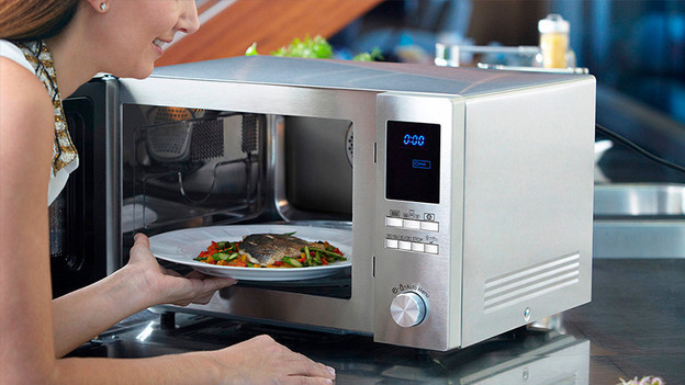 Kleine oven op aanrecht