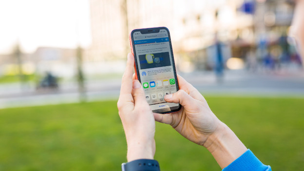 Compare iPhone sizes