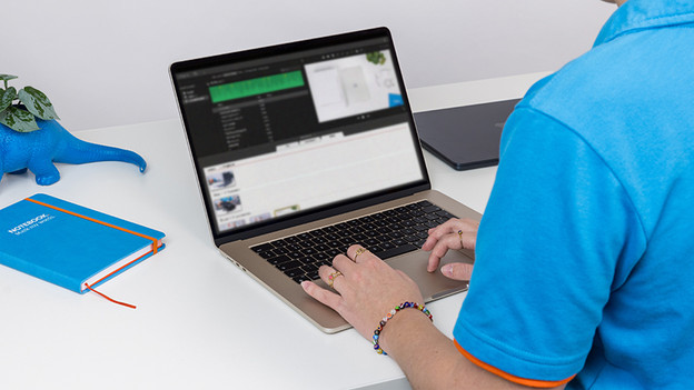 MacBook Air M2 (2022): light image editing