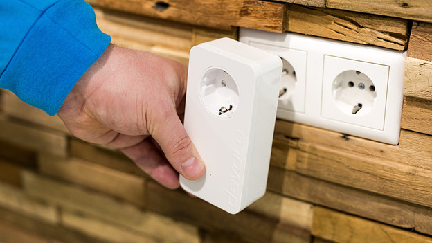 Connect powerline adapter