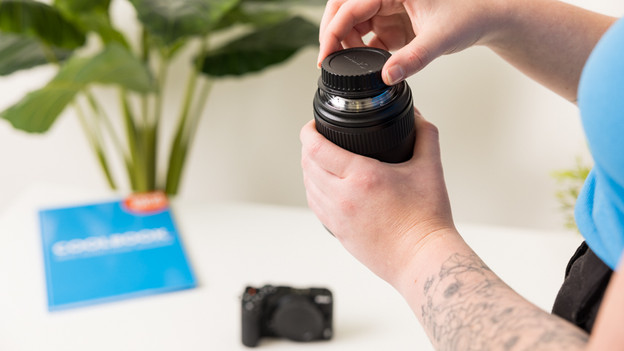 Change lens lens caps