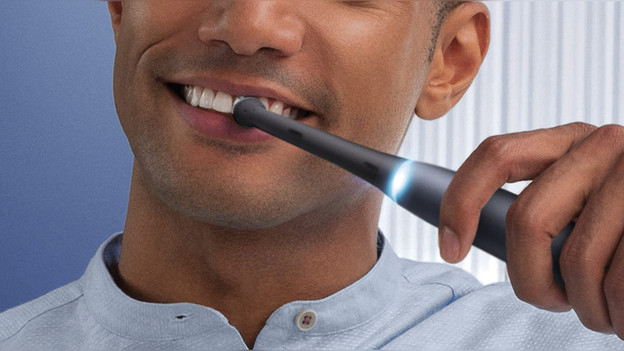 Tandenpoetsen met een elektrische tandenborstel