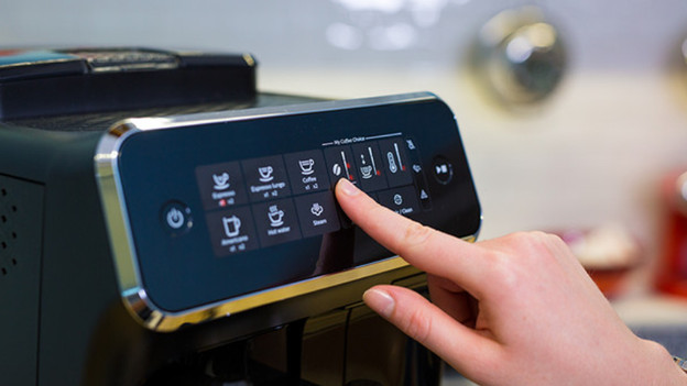 Fully automatic coffee machine with buttons