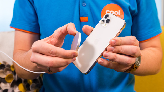 iPhone 12 MagSafe and iPhone 13 MagSafe