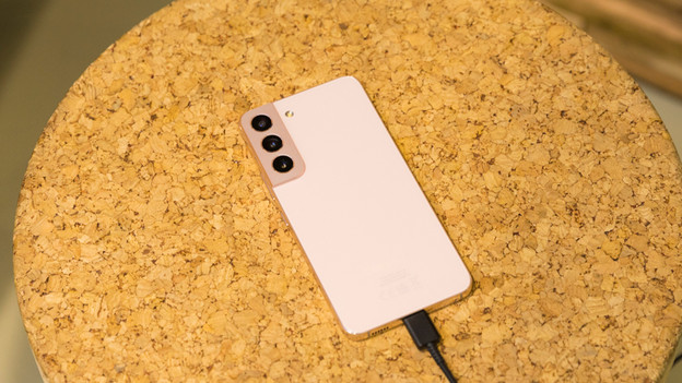 Expert review Samsung S22