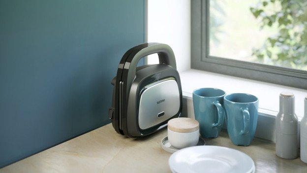 Blender en keukenmixer op aanrecht