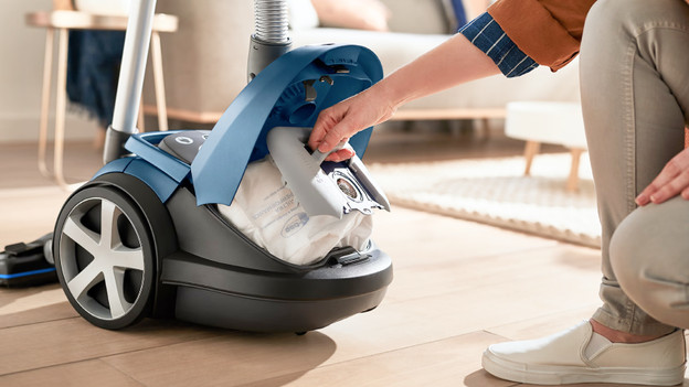 Bild mit einem Staubsauger mit Beutel
