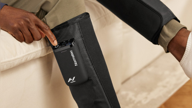 Hyperice Normatec Lower Legs: ingebouwd paneel en app