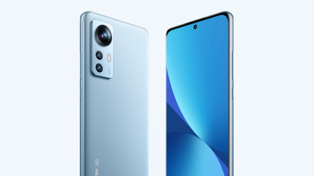 Redmi: least luxurious, fingerprint sensor on the side