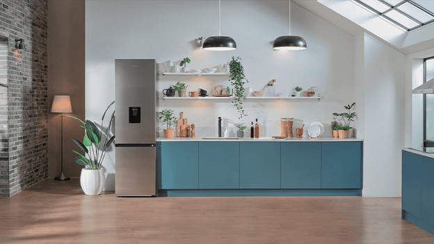 Koel-vriescombinatie in keuken