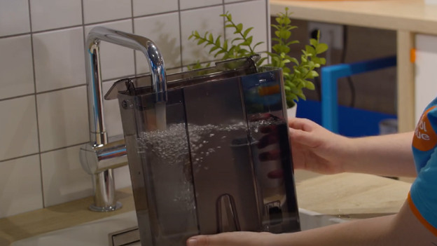 Rinse the water filter