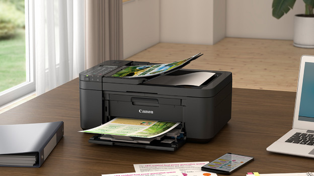 all-in-one canon printer met ADF op tafel