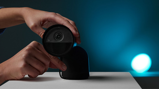 Step 3a: place your camera on the desk stand