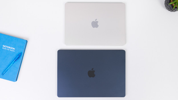 MacBook Air M3 (2024): large and small