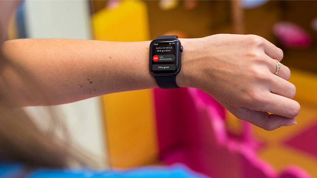 Apple Watch SE fall detection