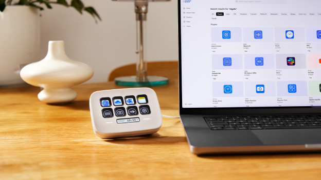 Elgato Stream deck naast macbook
