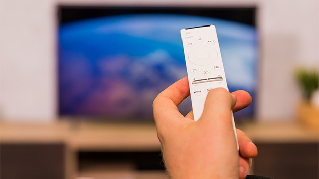 One Remote Control remote of the Samsung The Frame 32 inches TV