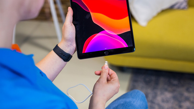 Aansluiten met een kabel