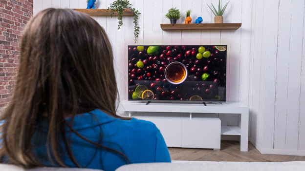 Colorful images Philips The Xtra 9008