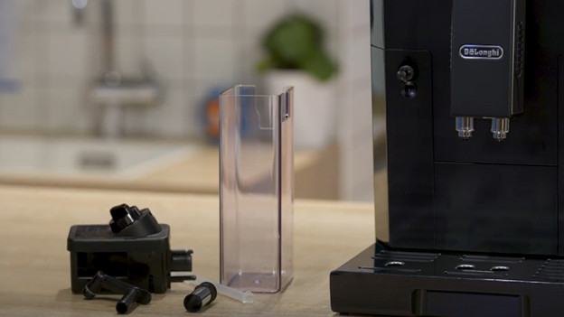 Disassemble the milk reservoir