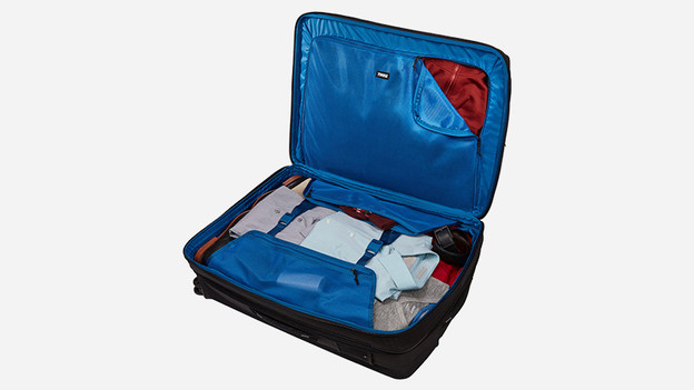 Soft shell suitcase: shape adapts slightly