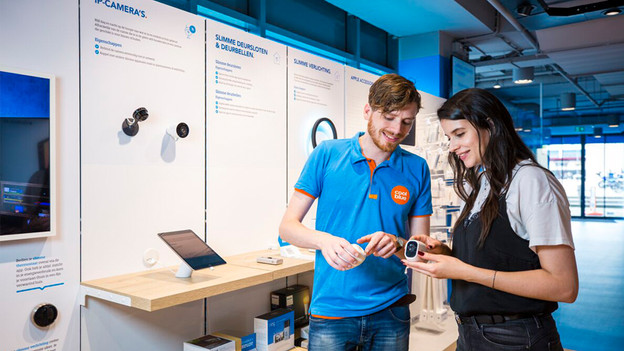 Test IP cameras in the store