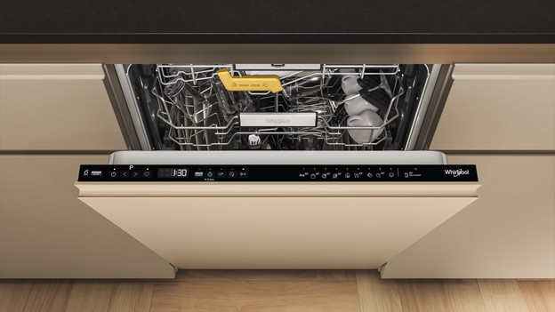 Deur open van Whirlpool vaatwasser