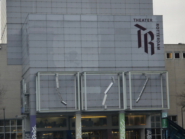 Thanks to the telephoto lens with 3 times optical zoom, my photo isn't less sharp when I zoom in.