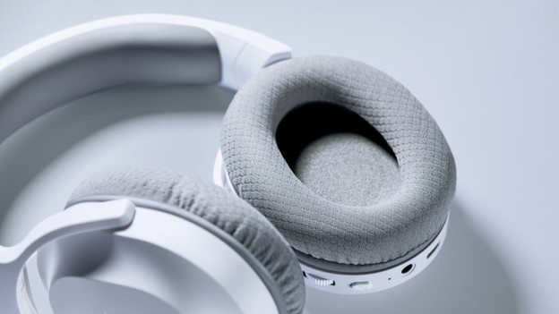 Razer Barracuda X with Bluetooth visible