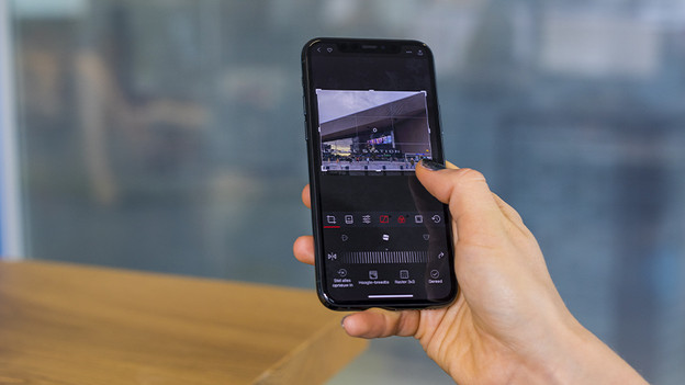 Apple iPhone 11 Pro thumb reach