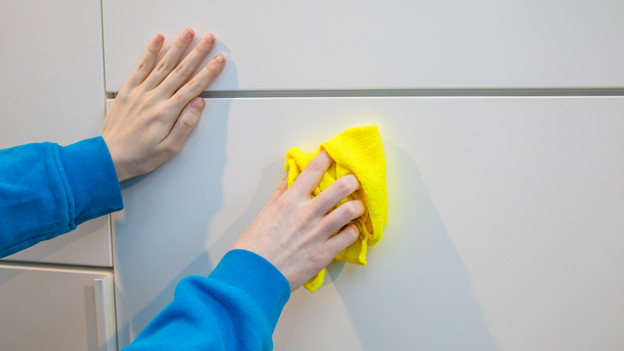 Buitenkant vriezer reinigen